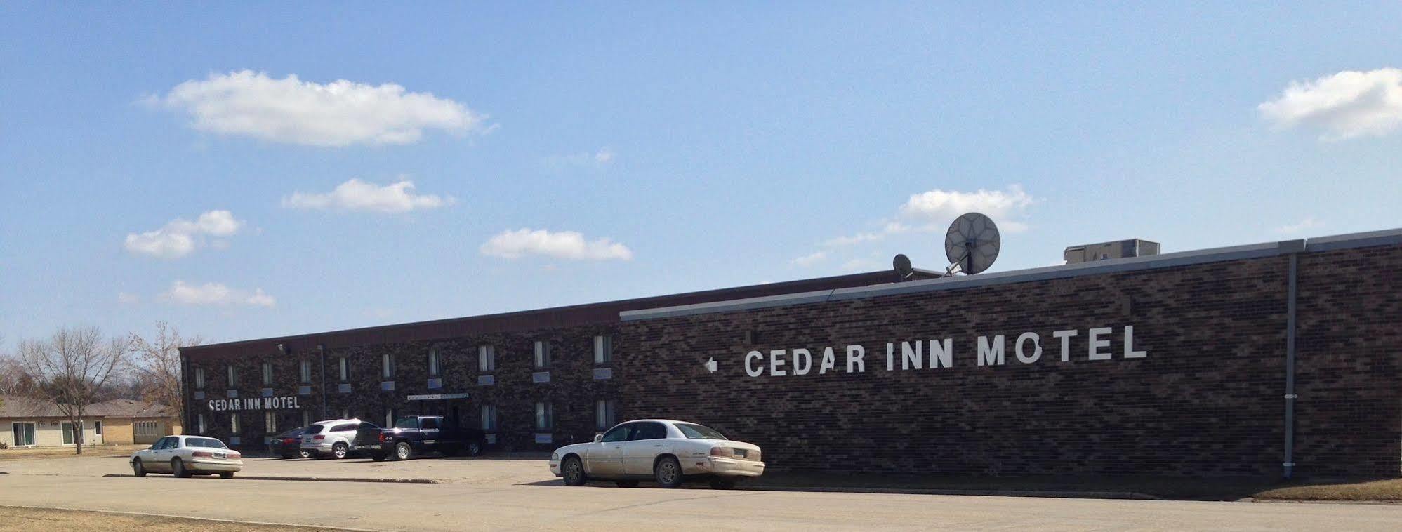 Cedar Inn Motel Cavalier Exterior photo